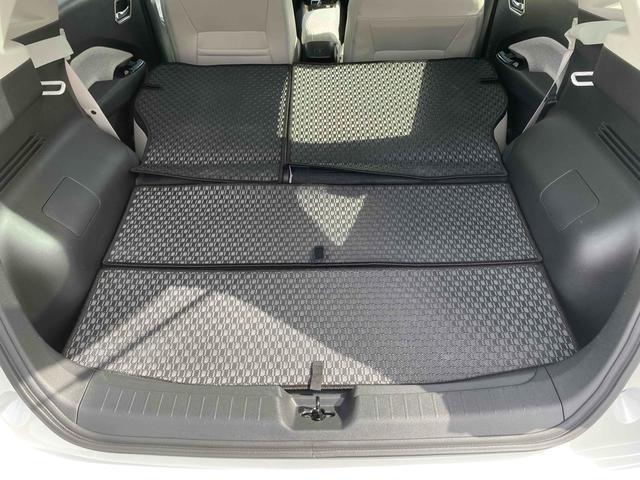 オーラ Ｇ　レザーエディション　全周囲カメラ　ＴＶ　クリアランスソナー　オートクルーズコントロール　衝突被害軽減システム　アルミホイール　ＬＥＤヘッドランプ　スマートキー　シートヒーター　ＣＶＴ　盗難防止システム　衝突安全ボディ（17枚目）