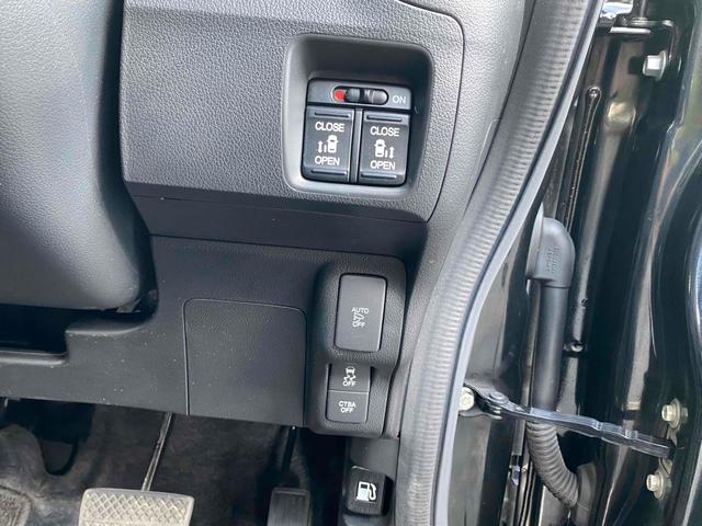 N-BOXカスタム G ターボSSパッケージ ドライブレコーダー ETC バックカメラ 両側電動スライドドア オートクルーズコントロール 衝突被害軽減システム HID スマートキー アイドリングストップ シートヒーター ベンチシート CVT(3枚目)