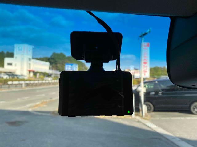 N-BOXカスタム G ターボSSパッケージ ドライブレコーダー ETC バックカメラ 両側電動スライドドア オートクルーズコントロール 衝突被害軽減システム HID スマートキー アイドリングストップ シートヒーター ベンチシート CVT(6枚目)