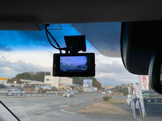 ヴェゼル ハイブリッドZ・ホンダセンシング ハイブリッド ドライブレコーダー バックカメラ TV オートクルーズコントロール レーンアシスト 衝突被害軽減システム オートライト LEDヘッドランプ スマートキー 電動格納ミラー AT(7枚目)