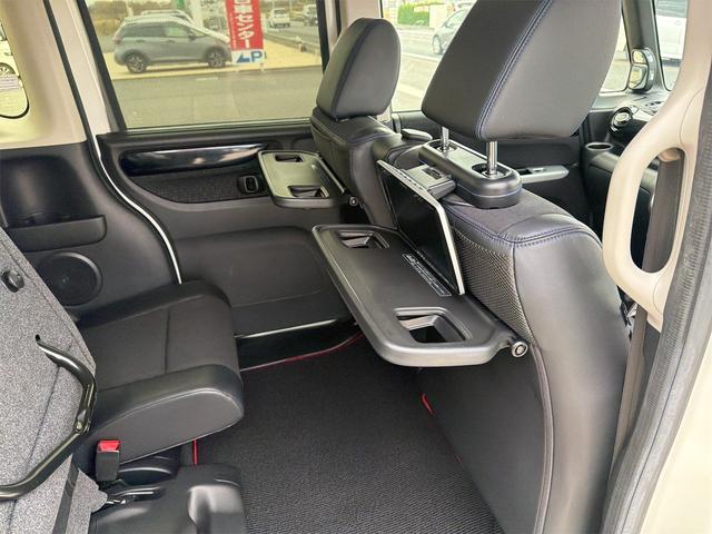 N-BOXカスタム G ターボSSブラックスタイルパッケージ ETC バックカメラ 両側電動スライドドア TV オートクルーズコントロール 衝突被害軽減システム HID スマートキー アイドリングストップ 電動格納ミラー シートヒーター ベンチシート CVT(10枚目)