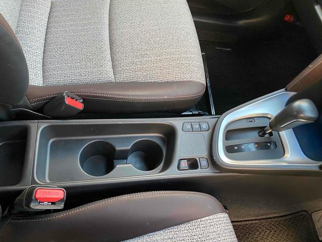 ヤリスクロス ハイブリッドＺ　ドライブレコーダー　ＥＴＣ　バックカメラ　クリアランスソナー　オートクルーズコントロール　衝突被害軽減システム　ＴＶ　オートマチックハイビーム　ＬＥＤヘッドランプ　アルミホイール　スマートキー（5枚目）