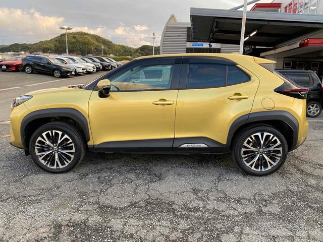 ヤリスクロス ハイブリッドＺ　ドライブレコーダー　ＥＴＣ　バックカメラ　クリアランスソナー　オートクルーズコントロール　衝突被害軽減システム　ＴＶ　オートマチックハイビーム　ＬＥＤヘッドランプ　アルミホイール　スマートキー（13枚目）