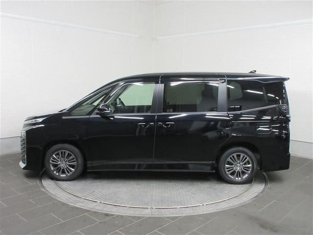 ヴォクシー ハイブリッドＳ－Ｇ　メモリーナビ　バックカメラ　衝突被害軽減システム　ＥＴＣ　両側電動スライド　ＬＥＤヘッドランプ　乗車定員７人　３列シート　ワンオーナー　記録簿（3枚目）