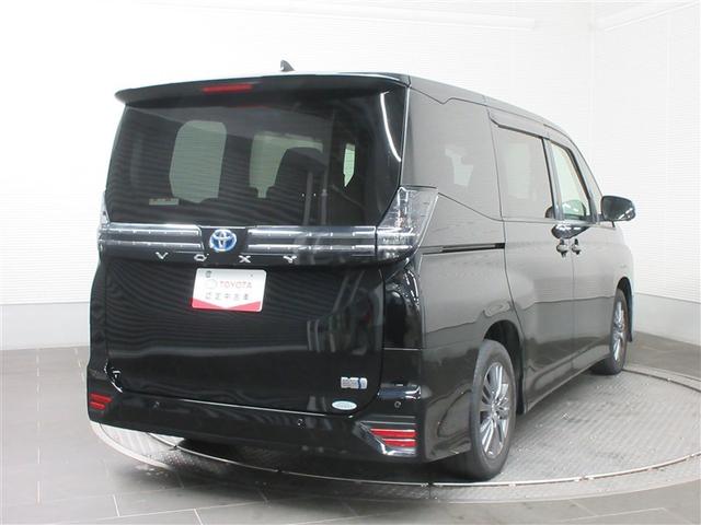 ヴォクシー ハイブリッドＳ－Ｇ　メモリーナビ　バックカメラ　衝突被害軽減システム　ＥＴＣ　両側電動スライド　ＬＥＤヘッドランプ　乗車定員７人　３列シート　ワンオーナー　記録簿（4枚目）