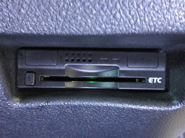 シエンタ Ｇ　フルセグ　メモリーナビ　ＤＶＤ再生　後席モニター　バックカメラ　衝突被害軽減システム　ＥＴＣ　ドラレコ　両側電動スライド　ウオークスルー　乗車定員７人　３列シート　記録簿　アイドリングストップ（28枚目）