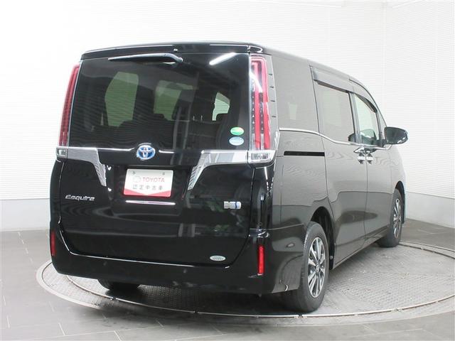 �I�ԂȂ�g���^�̈��S�t-�b�����E�g���^�F�蒆�ÎԁB���{�f�B�J���[�y�ѓ����F�́A�摜�̐F�Ǝ��ۂ̐F���قȂ��Č�����ꍇ���������܂��B