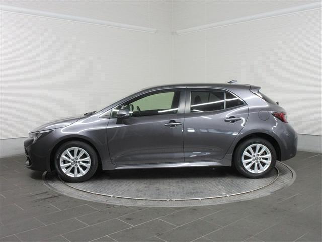 �I�ԂȂ�g���^�̈��S�t-�b�����E�g���^�F�蒆�ÎԁB���{�f�B�J���[�y�ѓ����F�́A�摜�̐F�Ǝ��ۂ̐F���قȂ��Č�����ꍇ���������܂��B