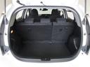 トランクはゆとりがあります。日常のお買いものにも十分な容量。