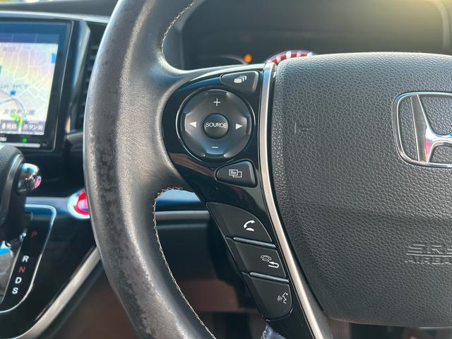 オデッセイ アブソルート・ホンダセンシング 2年保証 純正ナビ 電動シート 純正17インチアルミ ETC2.0 バックカメラ Bluetooth 両側電動スライド フルセグ オットマン(31枚目)