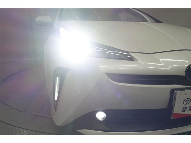 プリウス Ａプレミアム　ツーリングセレクション　横滑り防止機能　皮シート　運転席パワーシート　エアコン　パワーウィンドウ　ナビ＆ＴＶ　アイドリングストップ　ＬＥＤライト　盗難防止装置　スマートキー＆プッシュスタート　キーレス　ＥＴＣ　アルミホイール（22枚目）