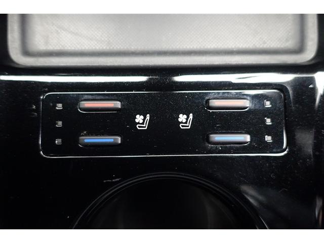 プリウス Ａプレミアム　ツーリングセレクション　横滑り防止機能　皮シート　運転席パワーシート　エアコン　パワーウィンドウ　ナビ＆ＴＶ　アイドリングストップ　ＬＥＤライト　盗難防止装置　スマートキー＆プッシュスタート　キーレス　ＥＴＣ　アルミホイール（33枚目）