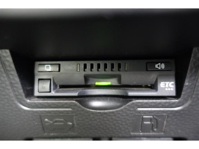 ★ＥＴＣ付きです。高速道路料金所での小銭の出し入れや雨天時における窓の開け閉めなどの煩わしさが解消できます。料金所の通過もスムーズで快適ですよ。