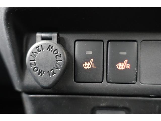 シートヒーター付きなので、冬でもお尻がポッカポカ♪長距離のドライブでも、暖かくクルマに乗れそうですね。