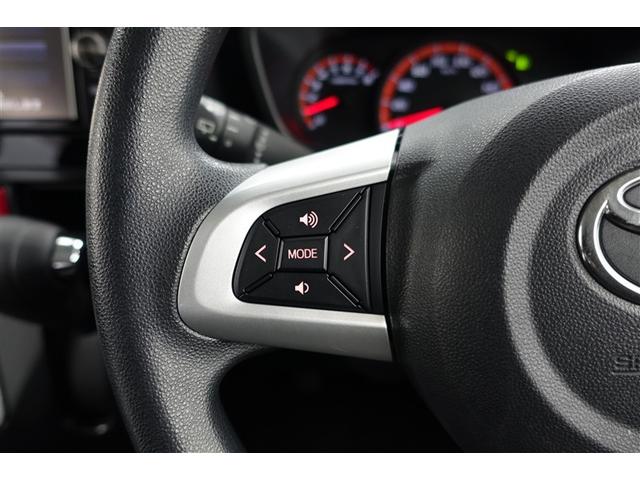 ステアリングスイッチ搭載！ハンドルから手を離さなくても、手元のスイッチで音量調節などが出来ます。運転席に視線をそらさなくても操作が出来て安全です！