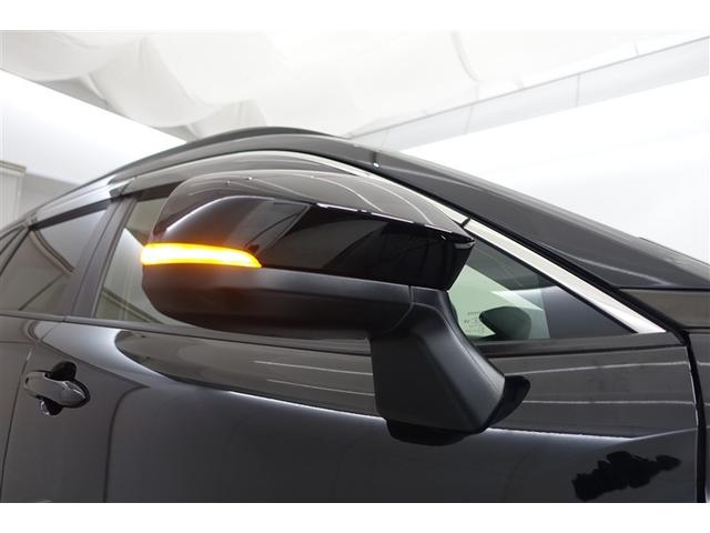 �T�C�h�^�[�������v�t���h�A�~���[�͉E���܎��ɂ܂��̃N���}����s�҂��王�F�����m�ۂ��܂��B