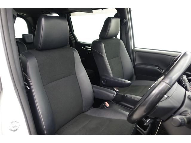 �����������F�g���̉^�]�Ȏ���B��i�ȐF�g���ŖO���̗��Ȃ���������Ƃ����f�U�C���������ł��ˁB������O�ł����ǉ^�]�����Œ�������̂��^�]�ȁA�����b�N�X�ł���f�U�C���������ł��B