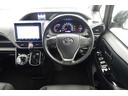 スポーティームード溢れる運転席周りですね。 クイックなドライビングに対応できるよな運転席回りになっています。 ドライブがますます楽しくなりますね!