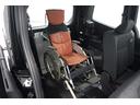 車いすの横に介助の方が座れるのは、安心ですよね!