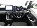 スポーティームード溢れる運転席周りですね。 クイックなドライビングに対応できるよな運転席回りになっています。 ドライブがますます楽しくなりますね!