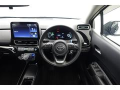 スタイリッシュなインパネ周りです！運転の際、常に目にする部分は、シックにまとめた飽きの来ないデザインが人気です！ 4
