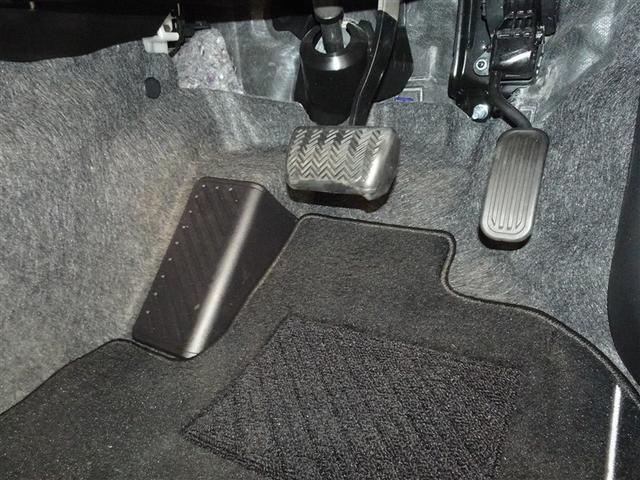 ヤリスクロス ハイブリッドG 衝突被害軽減システム メモリーナビ フルセグ バックカメラ LEDヘッドランプ 4WD スマートキー(11枚目)