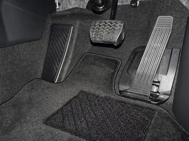 プリウス Z 衝突被害軽減システム フルセグ バックカメラ ETC ドラレコ サンルーフ LEDヘッドランプ スマートキー(11枚目)