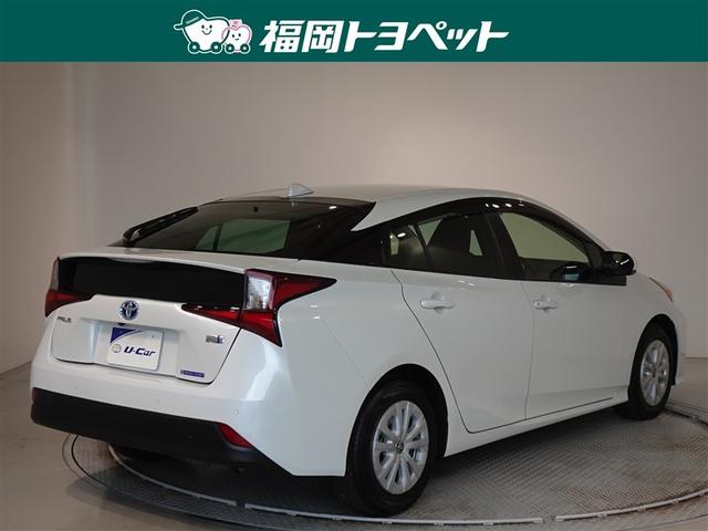 プリウス ＳセーフティプラスＩＩ　衝突被害軽減システム　メモリーナビ　フルセグ　バックカメラ　ＥＴＣ　ＬＥＤヘッドランプ　スマートキー（3枚目）