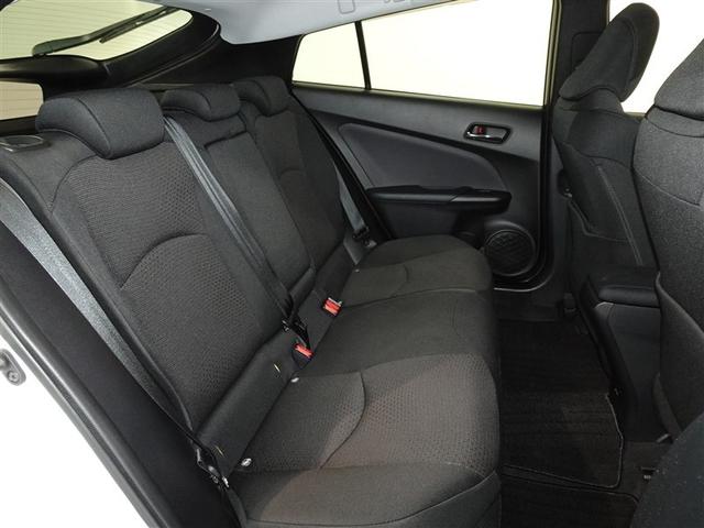 プリウス ＳセーフティプラスＩＩ　衝突被害軽減システム　メモリーナビ　フルセグ　バックカメラ　ＥＴＣ　ＬＥＤヘッドランプ　スマートキー（17枚目）