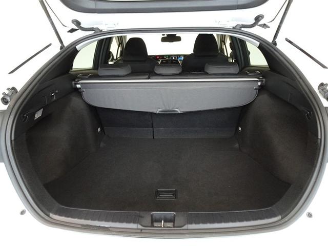 プリウス ＳセーフティプラスＩＩ　衝突被害軽減システム　メモリーナビ　フルセグ　バックカメラ　ＥＴＣ　ＬＥＤヘッドランプ　スマートキー（18枚目）