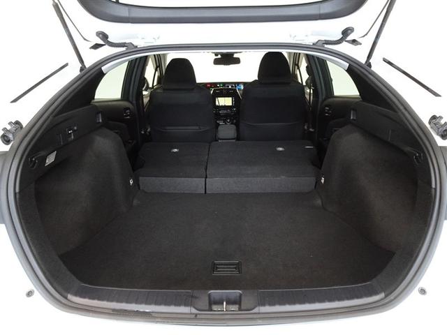 プリウス ＳセーフティプラスＩＩ　衝突被害軽減システム　メモリーナビ　フルセグ　バックカメラ　ＥＴＣ　ＬＥＤヘッドランプ　スマートキー（19枚目）