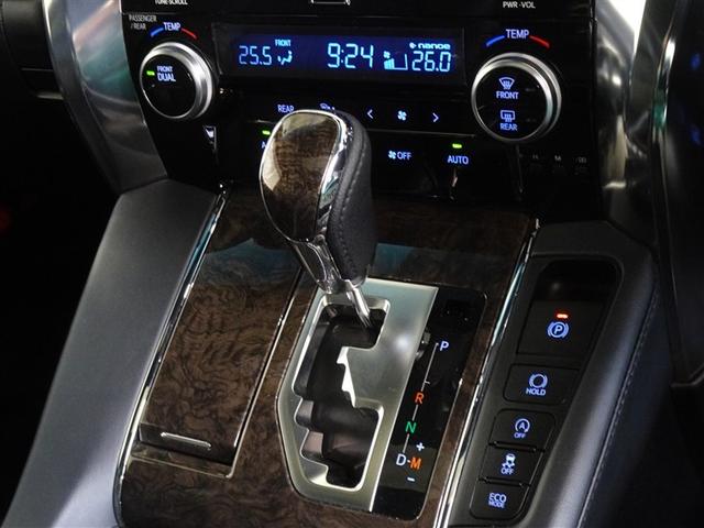 アルファード ３．５エグゼクティブラウンジＳ　衝突被害軽減システム　メモリーナビ　フルセグ　後席モニター　バックカメラ　ＥＴＣ　サンルーフ　両側電動スライド　フルエアロ　３列シート　ＬＥＤヘッドランプ　スマートキー　乗車定員７人（14枚目）