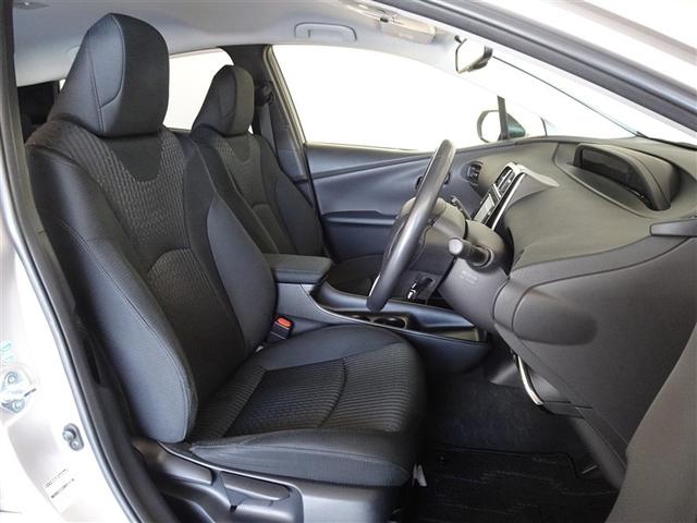 プリウス Ｓセーフティプラス　衝突被害軽減システム　メモリーナビ　ワンセグ　バックカメラ　ＥＴＣ　ＬＥＤヘッドランプ　スマートキー（4枚目）