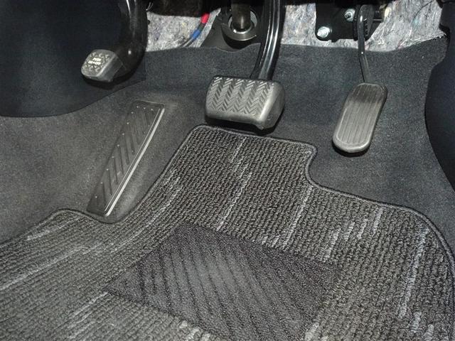 プリウス Ｓセーフティプラス　衝突被害軽減システム　メモリーナビ　ワンセグ　バックカメラ　ＥＴＣ　ＬＥＤヘッドランプ　スマートキー（11枚目）