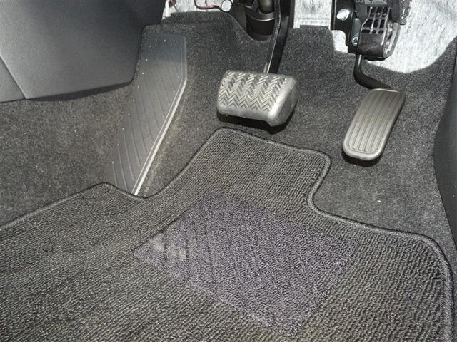 カローラクロス ハイブリッド　Ｚ　衝突被害軽減システム　メモリーナビ　フルセグ　バックカメラ　ＥＴＣ　サンルーフ　フルエアロ　ＬＥＤヘッドランプ　４ＷＤ　スマートキー（10枚目）