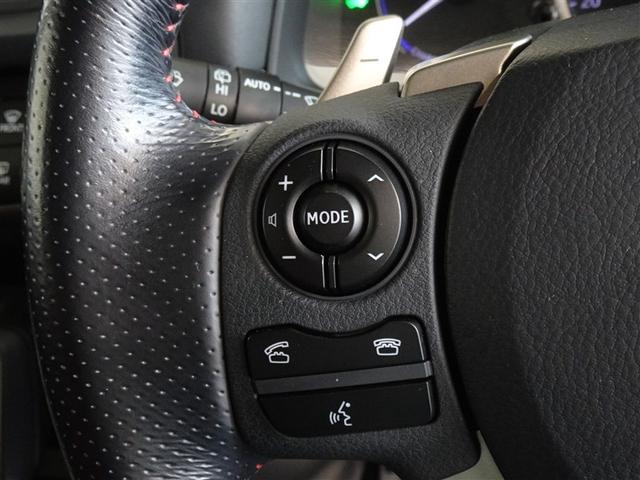 ステアリングスイッチでオーディオの操作・ハンズフリー通話ができます。