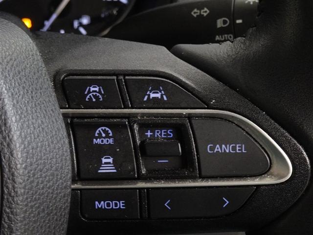 ヴォクシー ハイブリッドＳ－Ｇ　衝突被害軽減システム　メモリーナビ　フルセグ　バックカメラ　ＥＴＣ　３列シート　ＬＥＤヘッドランプ　スマートキー　乗車定員７人（12枚目）