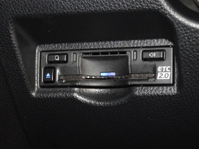 ヴォクシー ハイブリッドＳ－Ｇ　衝突被害軽減システム　メモリーナビ　フルセグ　バックカメラ　ＥＴＣ　３列シート　ＬＥＤヘッドランプ　スマートキー　乗車定員７人（16枚目）