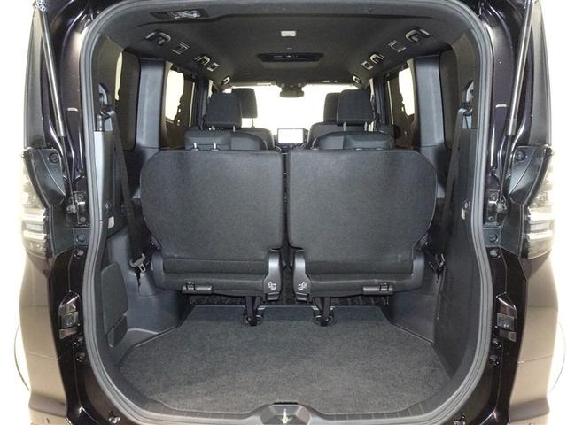 ヴォクシー ハイブリッドＳ－Ｇ　衝突被害軽減システム　メモリーナビ　フルセグ　バックカメラ　ＥＴＣ　３列シート　ＬＥＤヘッドランプ　スマートキー　乗車定員７人（22枚目）