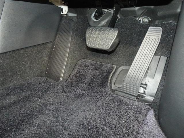 クラウンクロスオーバー Gアドバンスド・レザーパッケージ 衝突被害軽減システム フルセグ バックカメラ ETC ドラレコ LEDヘッドランプ 4WD スマートキー(12枚目)