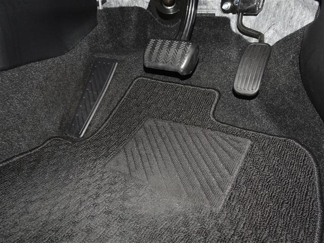 カローラスポーツ ハイブリッドＧ　衝突被害軽減システム　メモリーナビ　フルセグ　バックカメラ　ＥＴＣ　ＬＥＤヘッドランプ　スマートキー（11枚目）