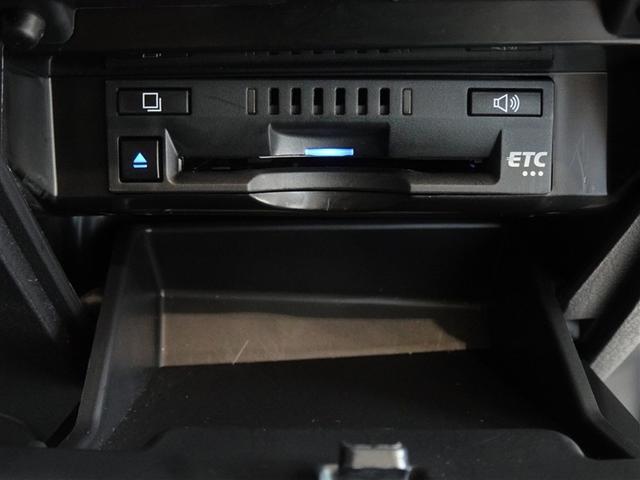 カムリ ＷＳレザーパッケージ　衝突被害軽減システム　メモリーナビ　フルセグ　バックカメラ　ＥＴＣ　フルエアロ　ＬＥＤヘッドランプ　スマートキー（17枚目）