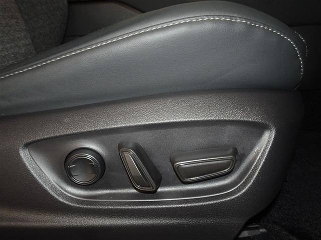 パワーシート搭載。微妙な調整が手軽にでき、ピッタリのポジションで運転することが可能です。