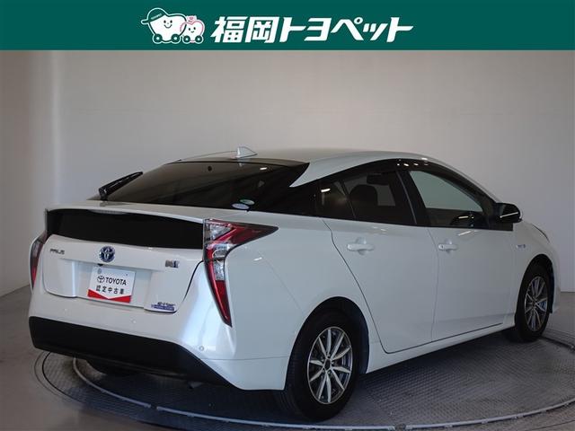 プリウス Ａ　衝突被害軽減システム　メモリーナビ　フルセグ　バックカメラ　ＥＴＣ　ＬＥＤヘッドランプ　４ＷＤ　スマートキー（3枚目）