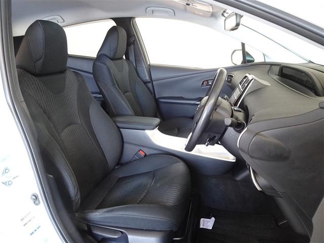 プリウス Ａ　衝突被害軽減システム　メモリーナビ　フルセグ　バックカメラ　ＥＴＣ　ＬＥＤヘッドランプ　４ＷＤ　スマートキー（4枚目）