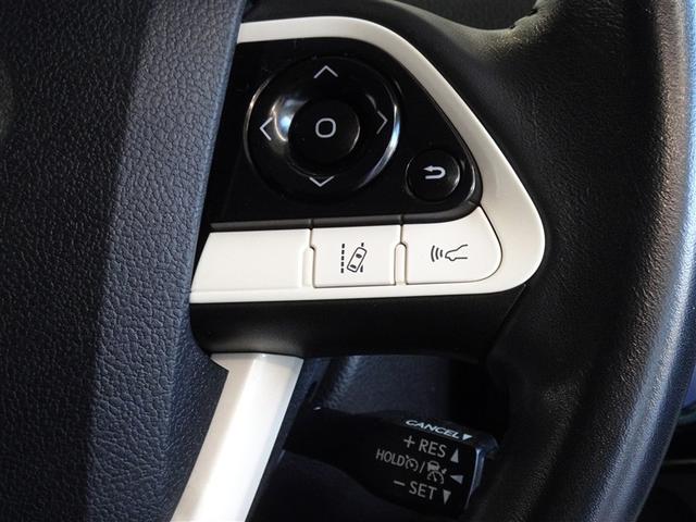 プリウス Ａ　衝突被害軽減システム　メモリーナビ　フルセグ　バックカメラ　ＥＴＣ　ＬＥＤヘッドランプ　４ＷＤ　スマートキー（12枚目）