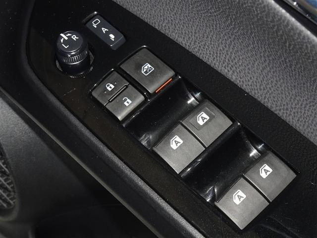 プリウス Ａ　衝突被害軽減システム　メモリーナビ　フルセグ　バックカメラ　ＥＴＣ　ＬＥＤヘッドランプ　４ＷＤ　スマートキー（17枚目）