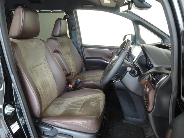 エスクァイア ハイブリッドＧｉ　プレミアムパッケージ　衝突被害軽減システム　メモリーナビ　フルセグ　バックカメラ　ＥＴＣ　両側電動スライド　３列シート　ＬＥＤヘッドランプ　スマートキー　乗車定員７人（4枚目）