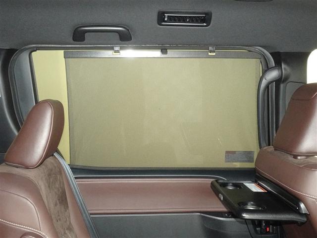 エスクァイア ハイブリッドＧｉ　プレミアムパッケージ　衝突被害軽減システム　メモリーナビ　フルセグ　バックカメラ　ＥＴＣ　両側電動スライド　３列シート　ＬＥＤヘッドランプ　スマートキー　乗車定員７人（19枚目）