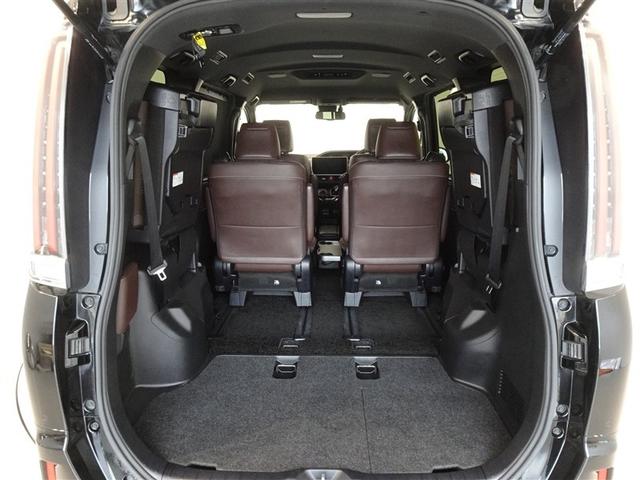 エスクァイア ハイブリッドＧｉ　プレミアムパッケージ　衝突被害軽減システム　メモリーナビ　フルセグ　バックカメラ　ＥＴＣ　両側電動スライド　３列シート　ＬＥＤヘッドランプ　スマートキー　乗車定員７人（21枚目）